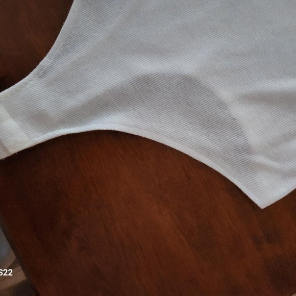 7 For All Mankind White Ribbed Bodysuits Size M Sleeveless Size L Elbow Short - Picture 14 of 16